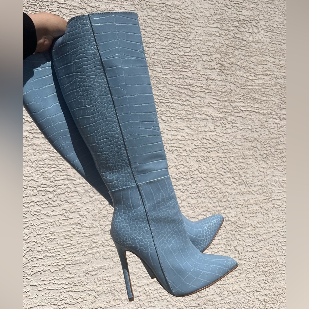 Brand new tried on once dollskill leather boots